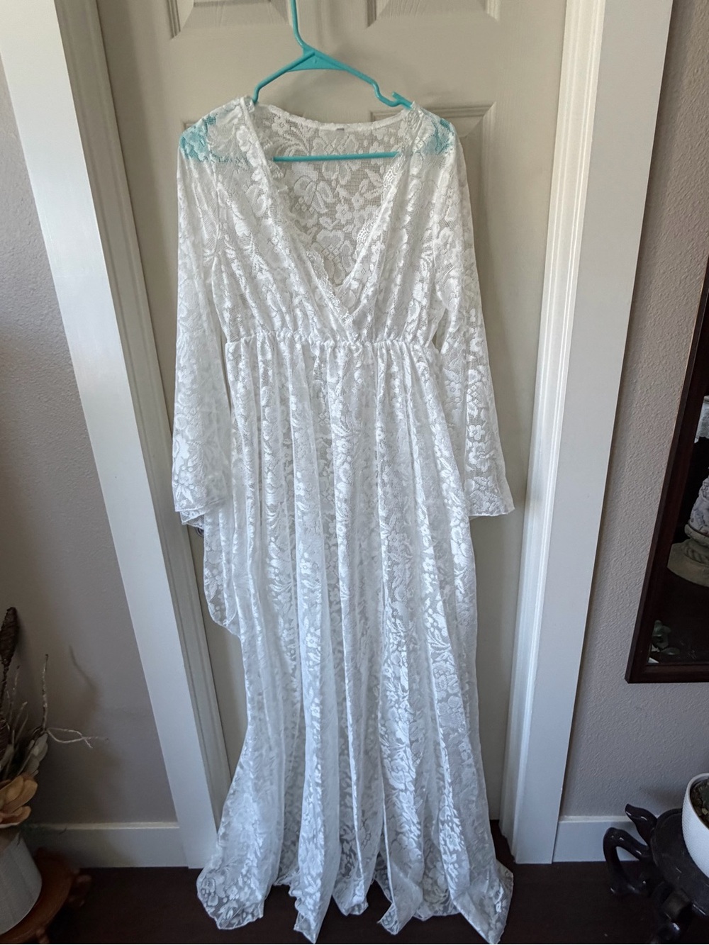 White Lace Long Sleeve Maxi Dress
